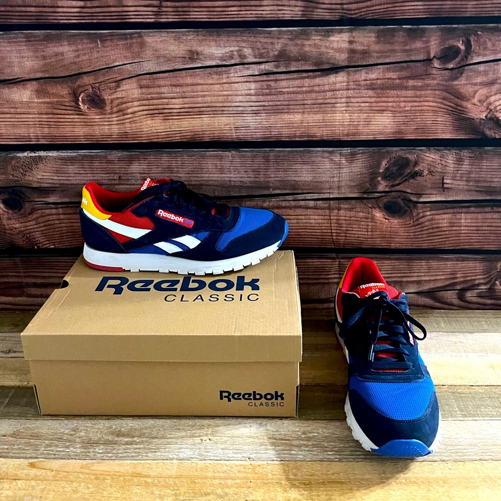 Reebok classics multi color
Size 11